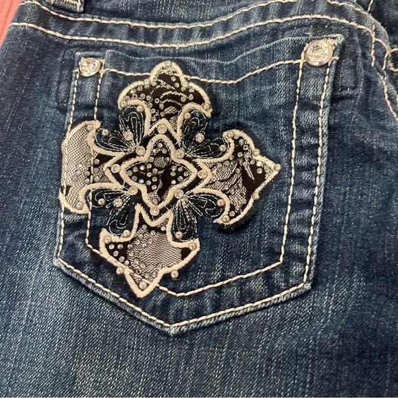 Miss Me Dark Wash Capris - Picture 9 of 10